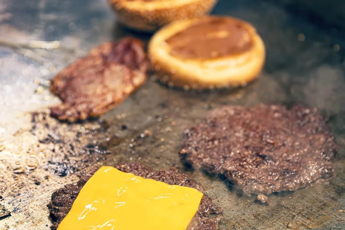 Griddle Smashed Cheeseburgers