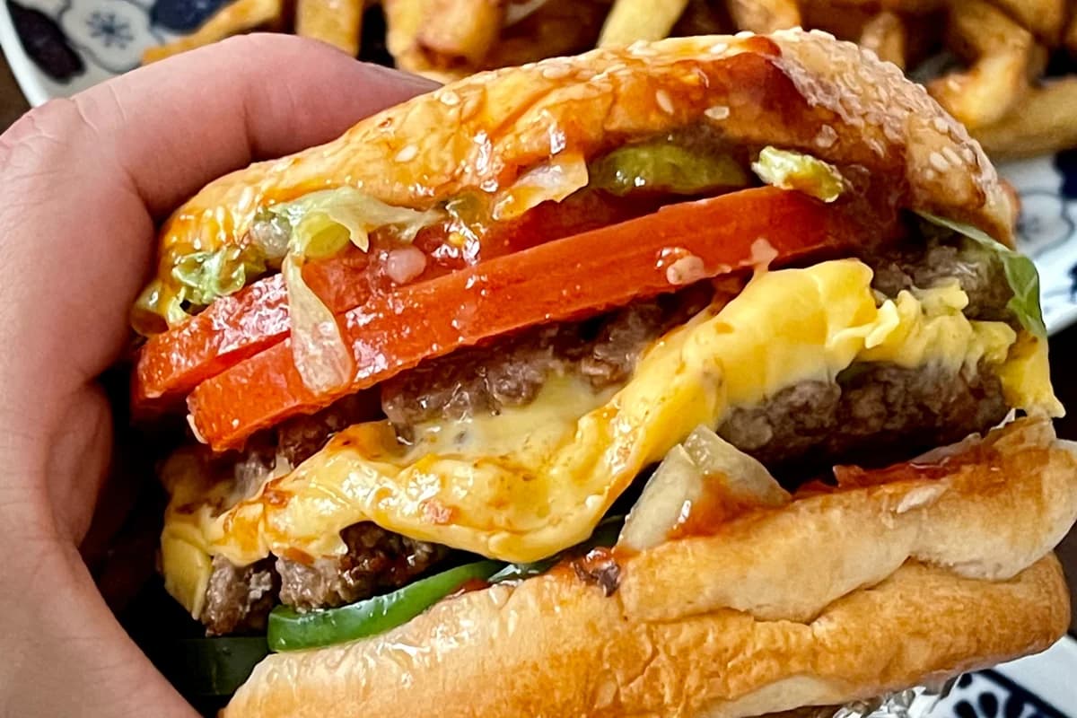 Spicy Jalapeño Bacon Smash Burgers